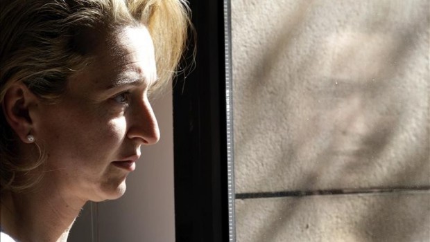 Obligan a española a enviar a sus hijos con su padre en México; teme por sus vidas