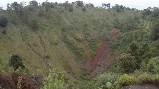 Niño cae al cráter del volcán Xitle