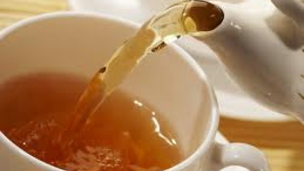 Mujer pasará tres años en la cárcel por servir té con orines a su patrona