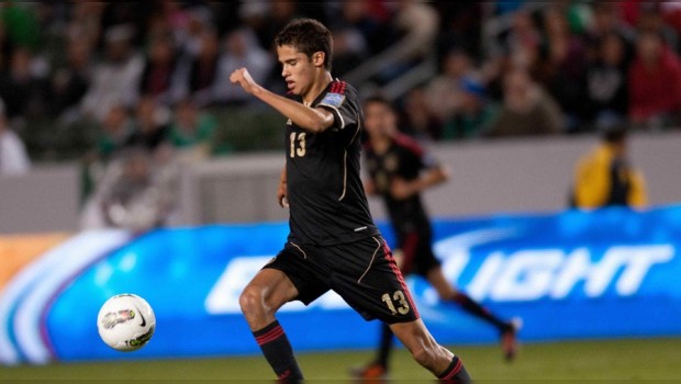 La Prensa española postula a Diego Reyes para reforzar la defensa del Barça