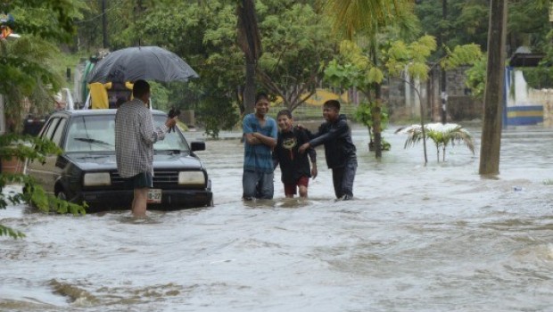 Raymond será devastador si toca tierra: Conagua