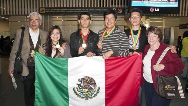 Triunfa México en Olimpiada de Química, con 3 medallas de oro y una de plata
