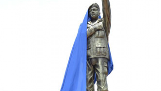 En Riberalta, Bolivia, no tienen carros de bomberos pero sí una estatua de Hugo Chávez