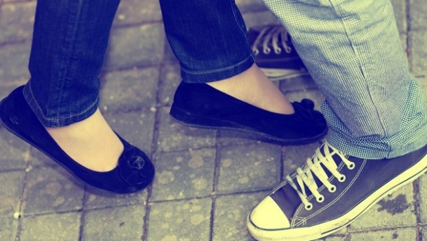 Mujer busca desesperadamente a hombre que la orinó y del que se enamoró en