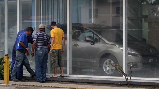 Cuba comienza venta libre de vehículos, después de medio siglo de prohibición