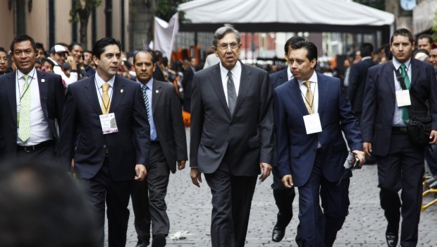 Hallar con vida a los normalistas es lo más importante de la vida pública en este momento: Cárdenas