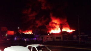 El fuego fue controlado alrededor de la 1:30 horas. Foto/Twitter